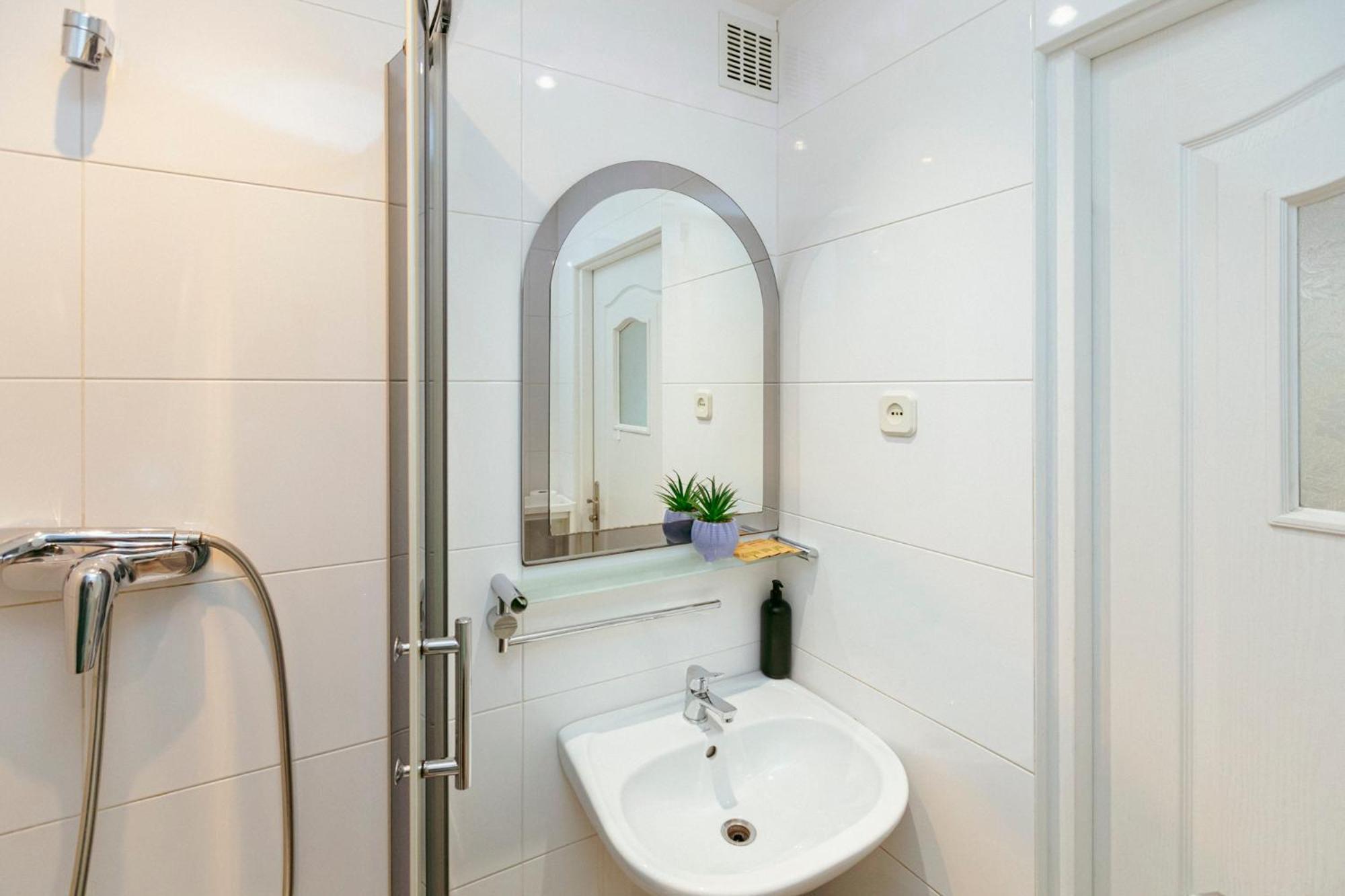 Plac Konstytucji 6 Grey - Bezplatny Garaz Podziemny - Free Parking - Apartament Dla 4 Osob วอร์ซอ ภายนอก รูปภาพ